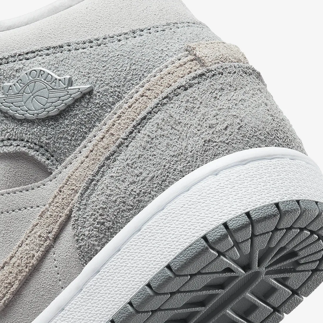 Air Jordan 1 Mid SE "Particle Grey Suede" (DO7139-002)