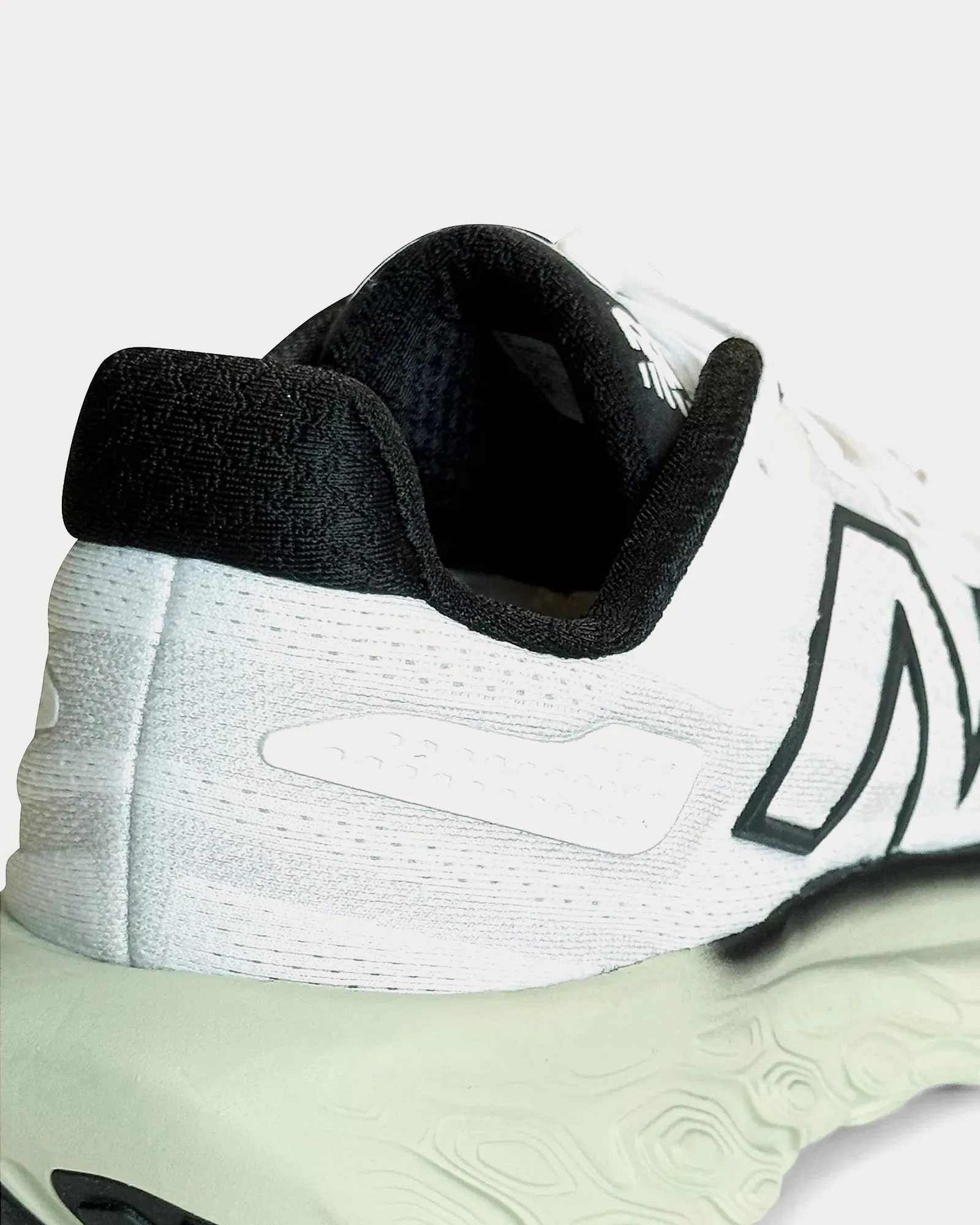 Fresh Foam X 1080v13 White / Lichen Green Running Shoes