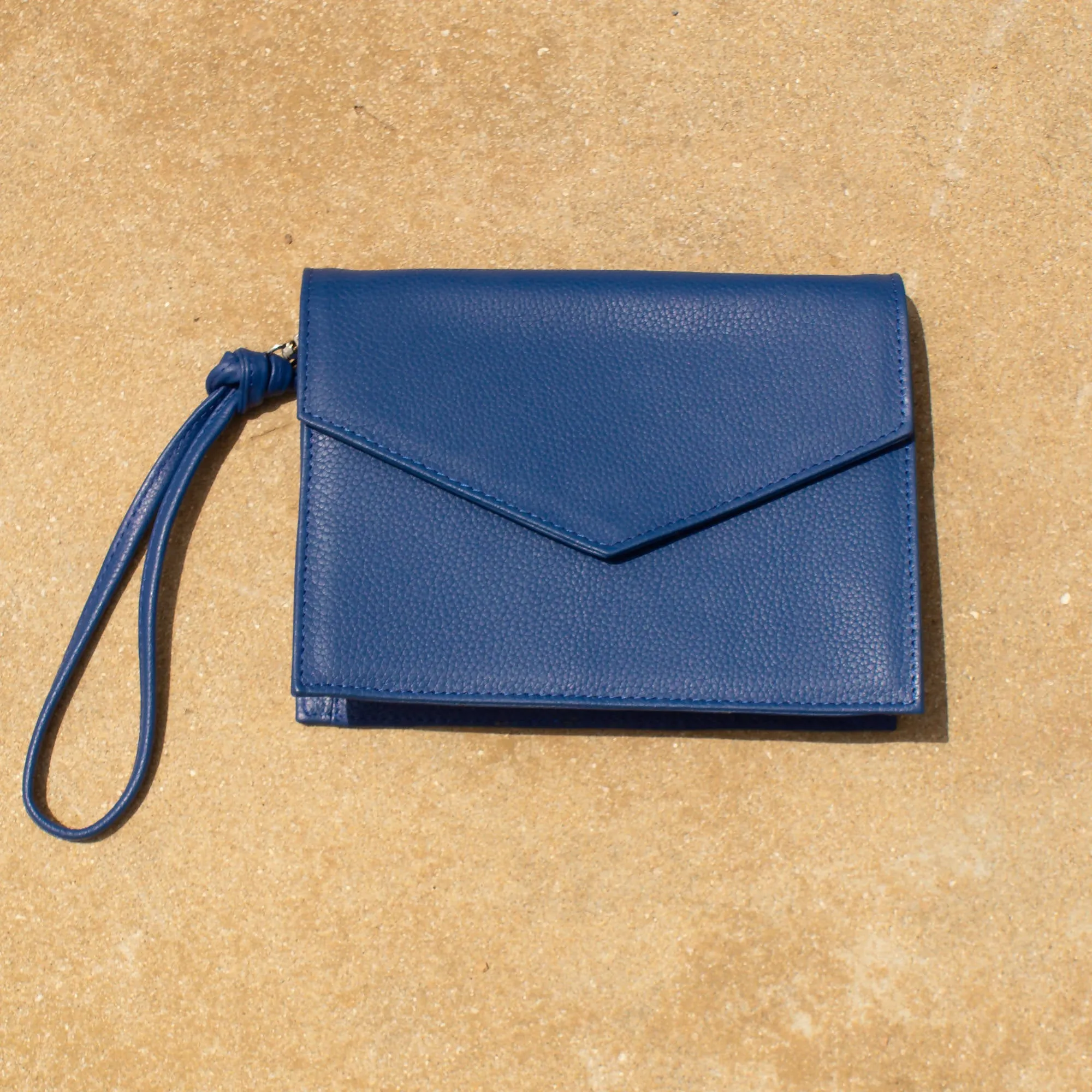 Leather Enveloppe Wallet Bag