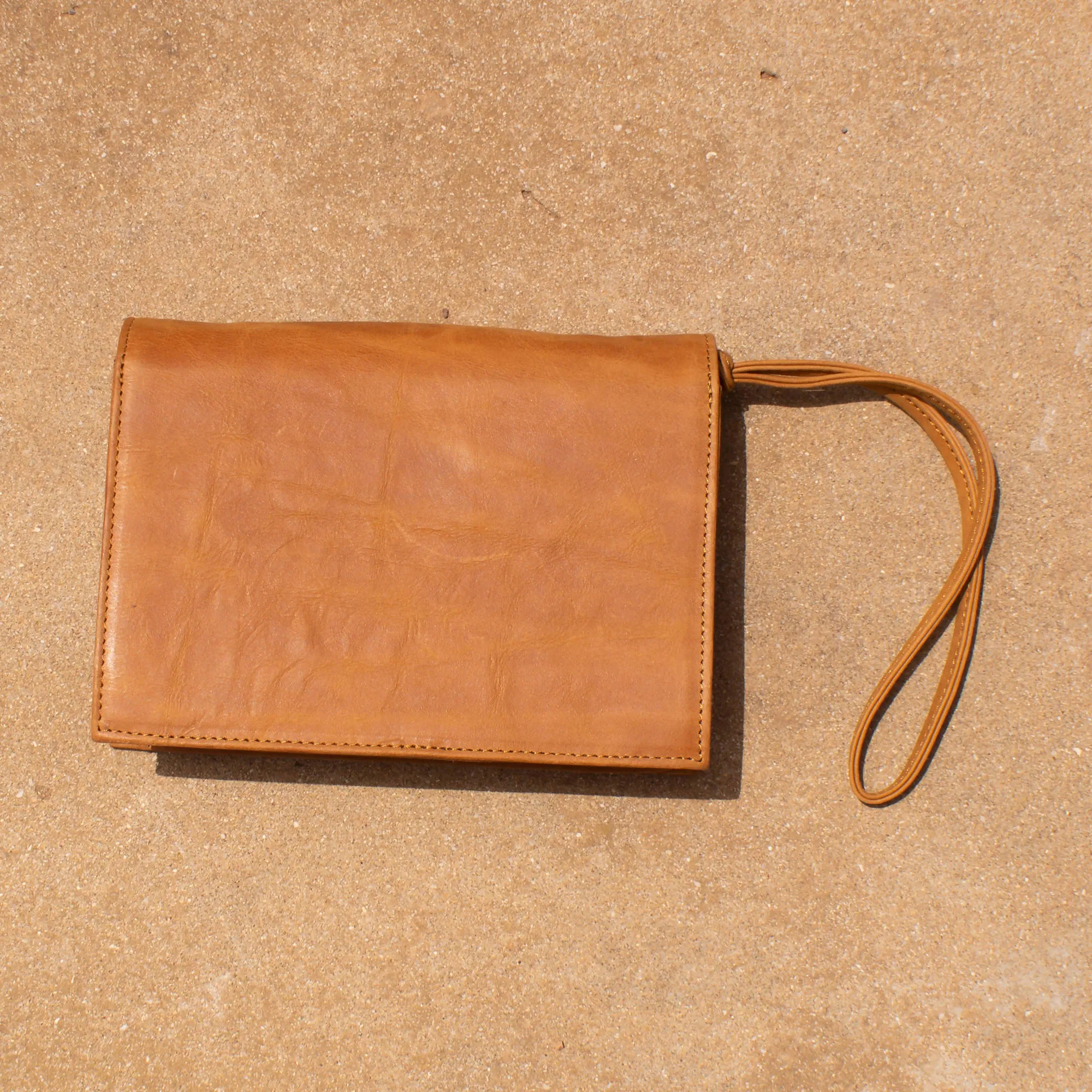 Leather Enveloppe Wallet Bag