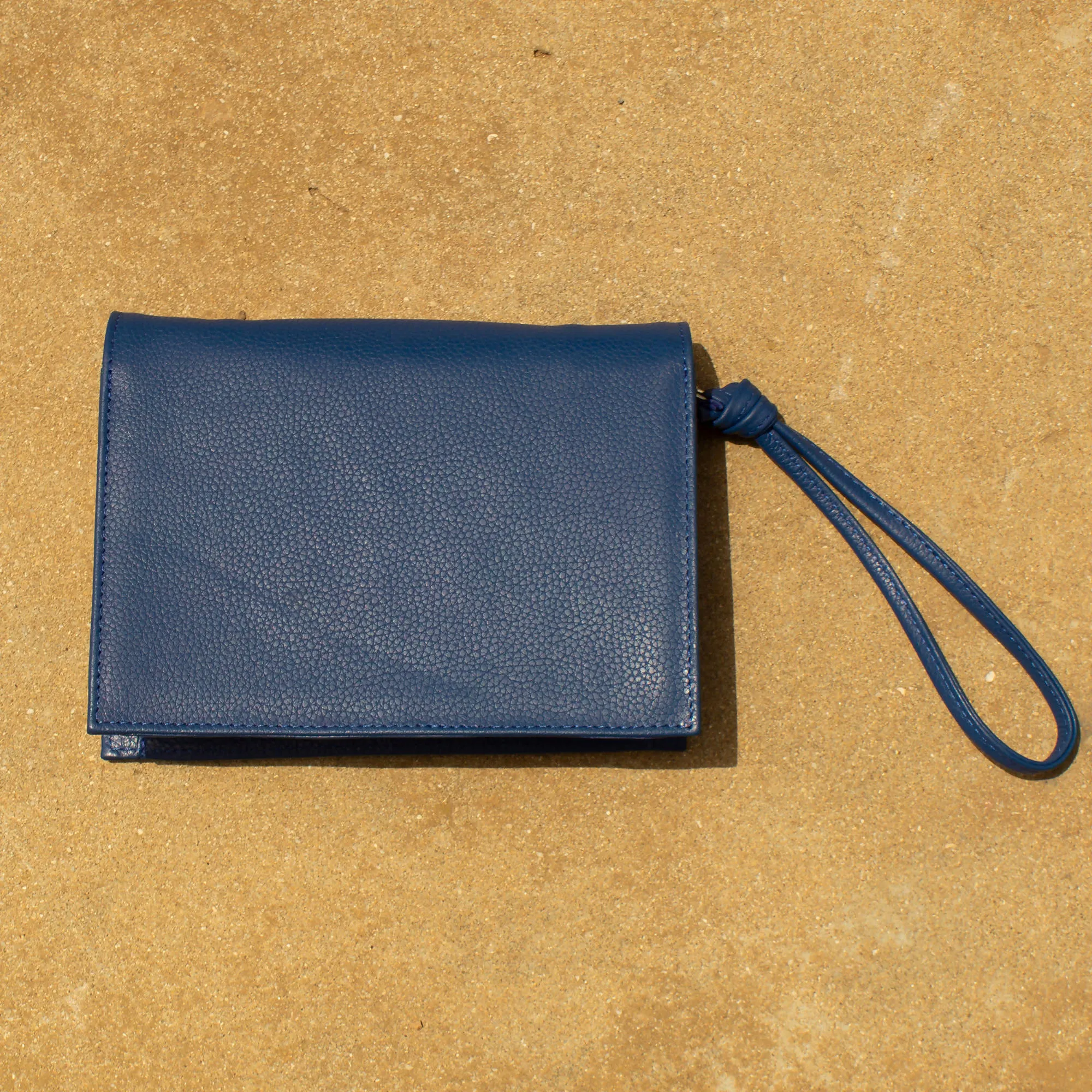Leather Enveloppe Wallet Bag