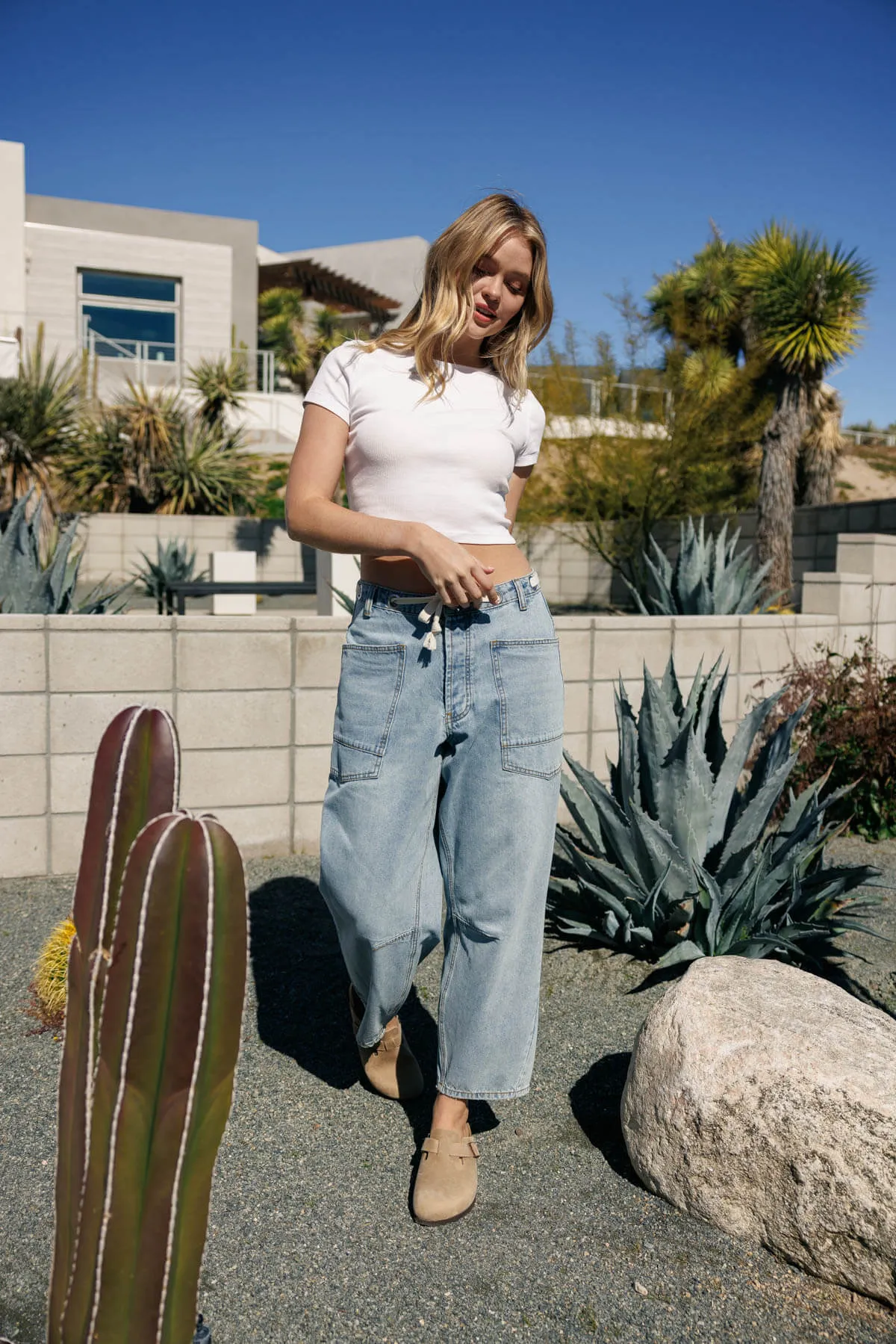 Low Slung Barrel Cargo Jeans - Medium Wash
