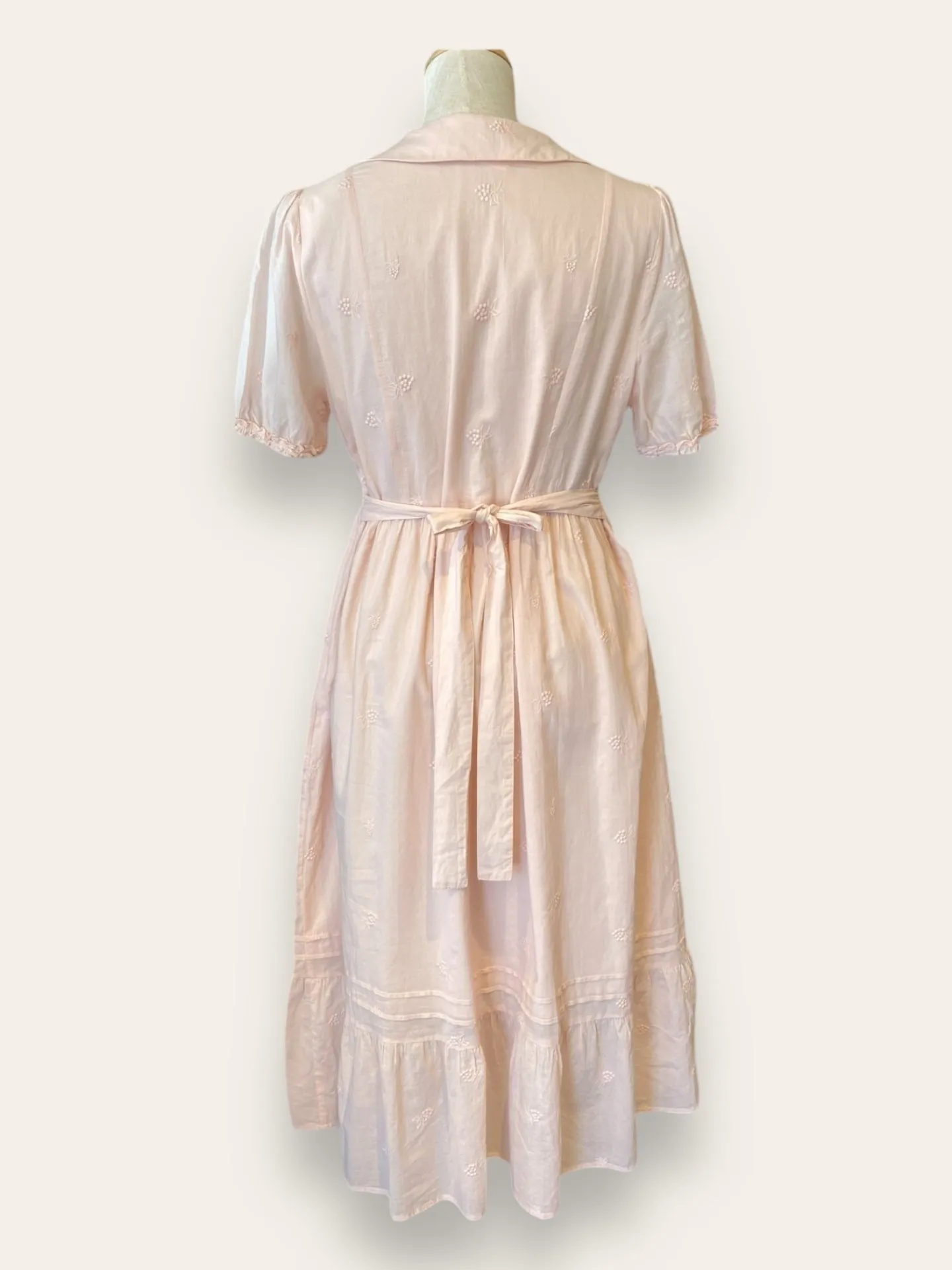 Simple Retro Pink w embroidery Dress M